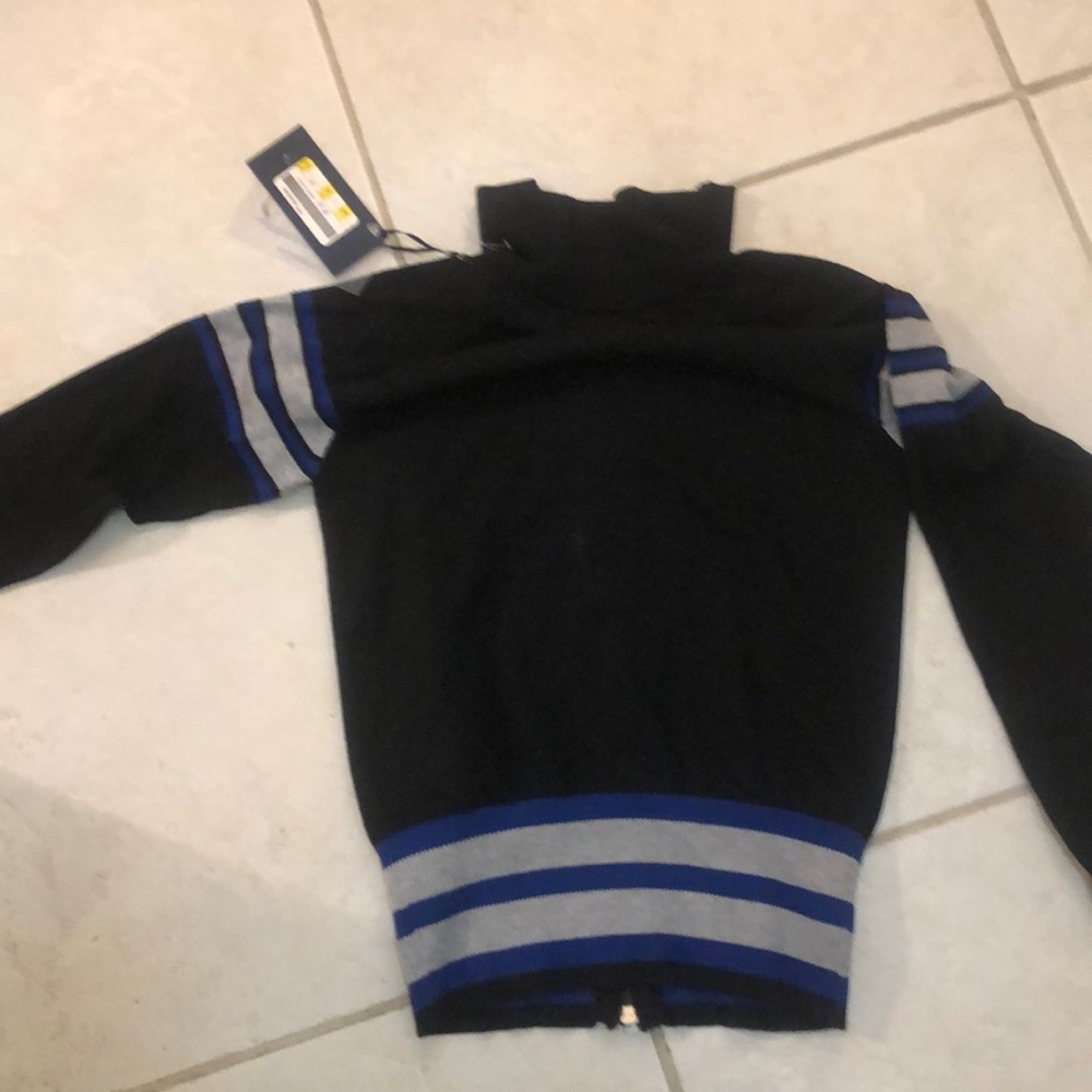 Sweater - Picture 5 of 6